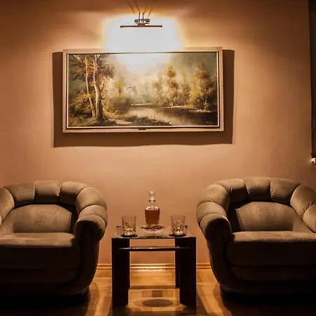 Spacious 3 Bedroom Near Park & Zoo - Perfect For Family * Skopje