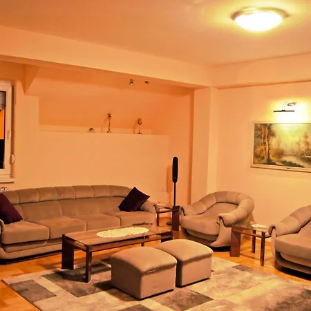 Apartment Spacious 3 Bedroom Near Park & Zoo - Perfect For Family Skopje